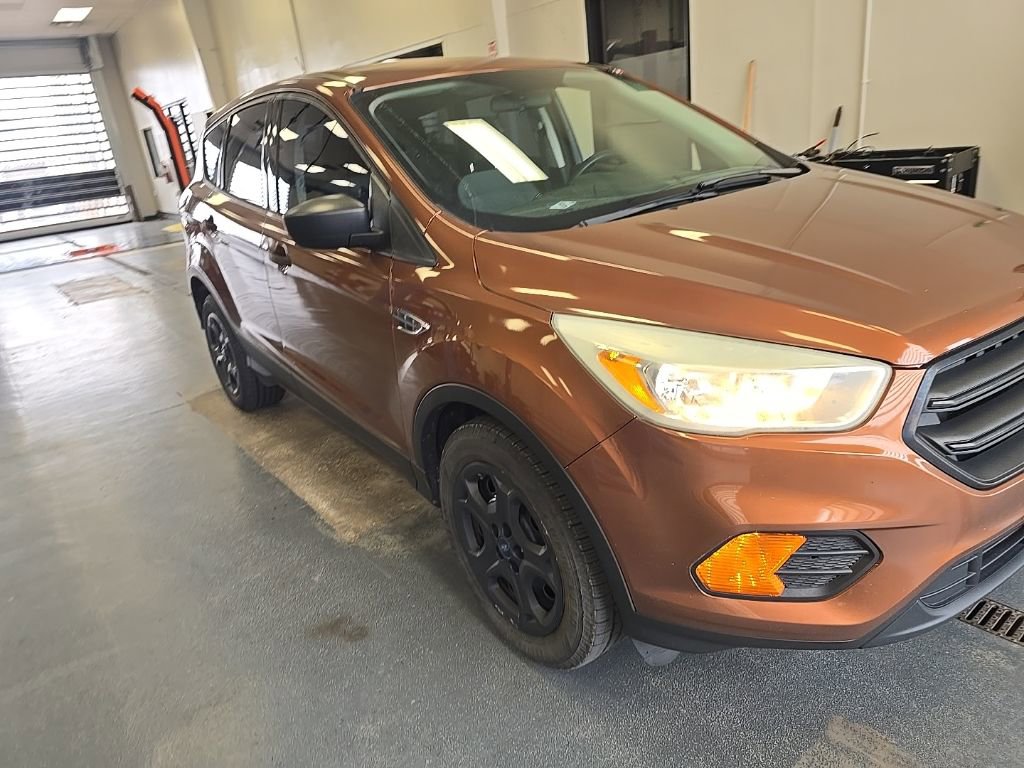 Used 2017 Ford Escape S FWD image 1