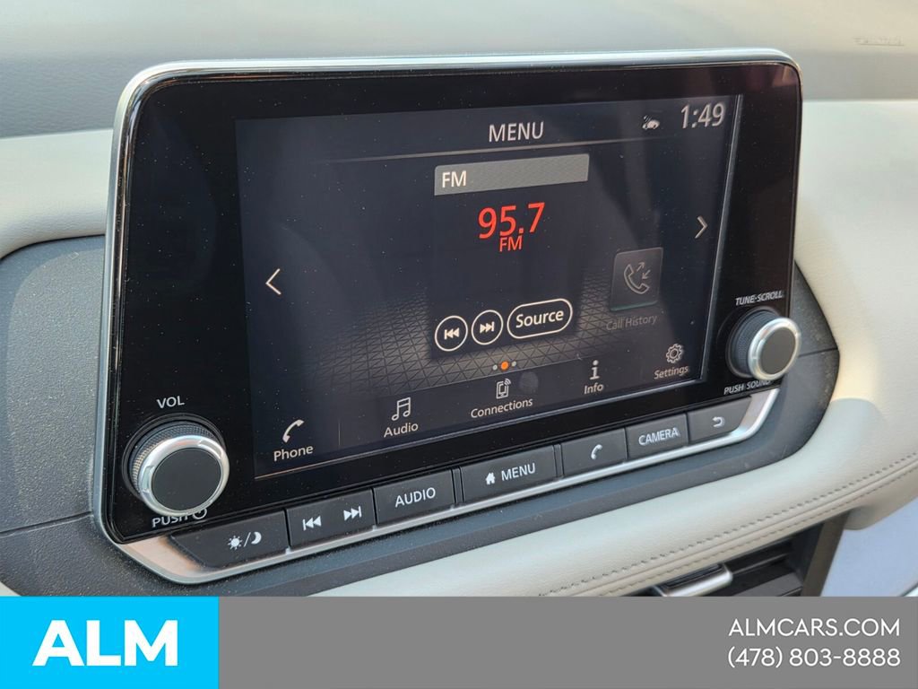 Used 2025 Nissan Rogue SV image 17