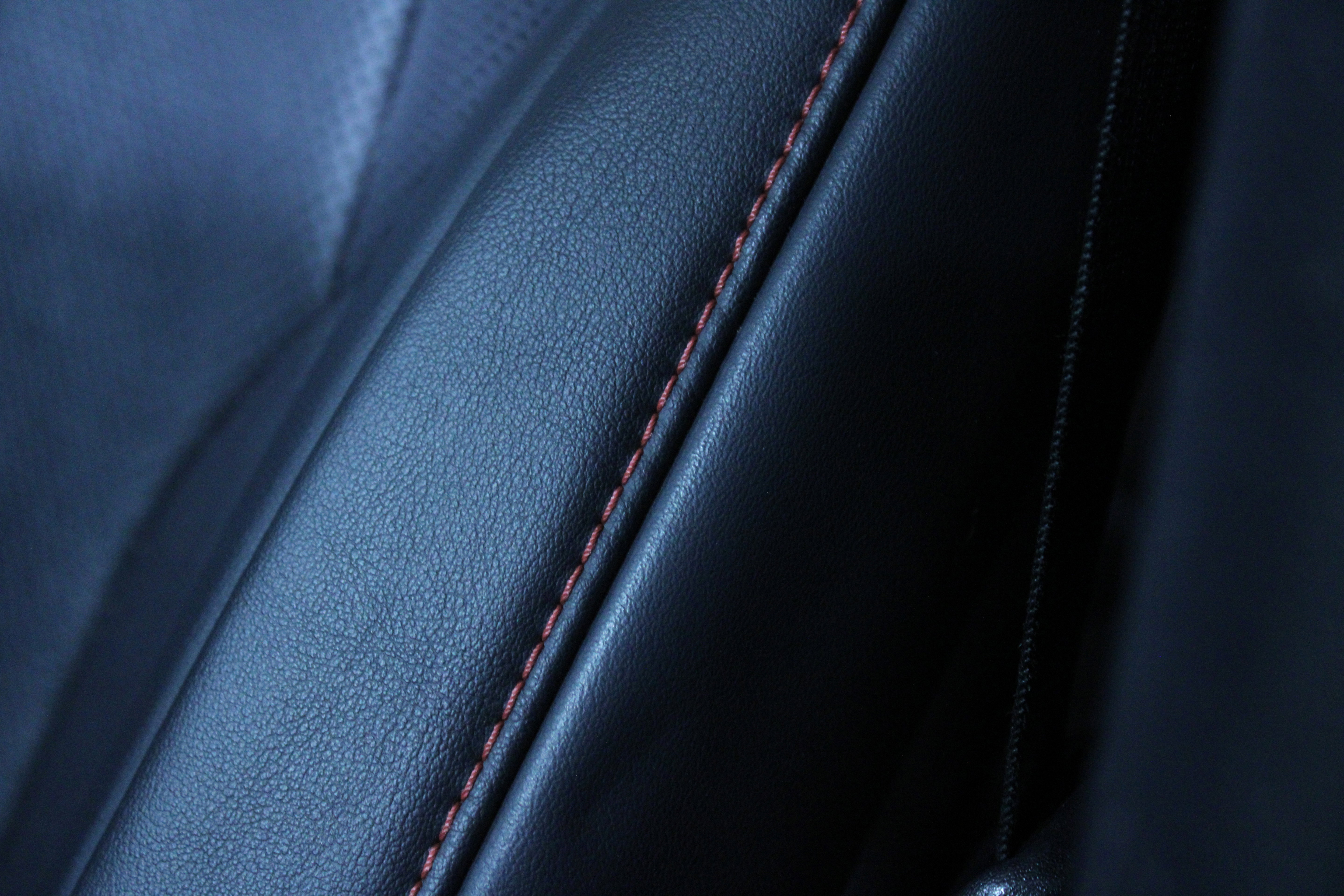 Used 2019 Lexus UX 200 F Sport w/ F Sport Premium Package image 6