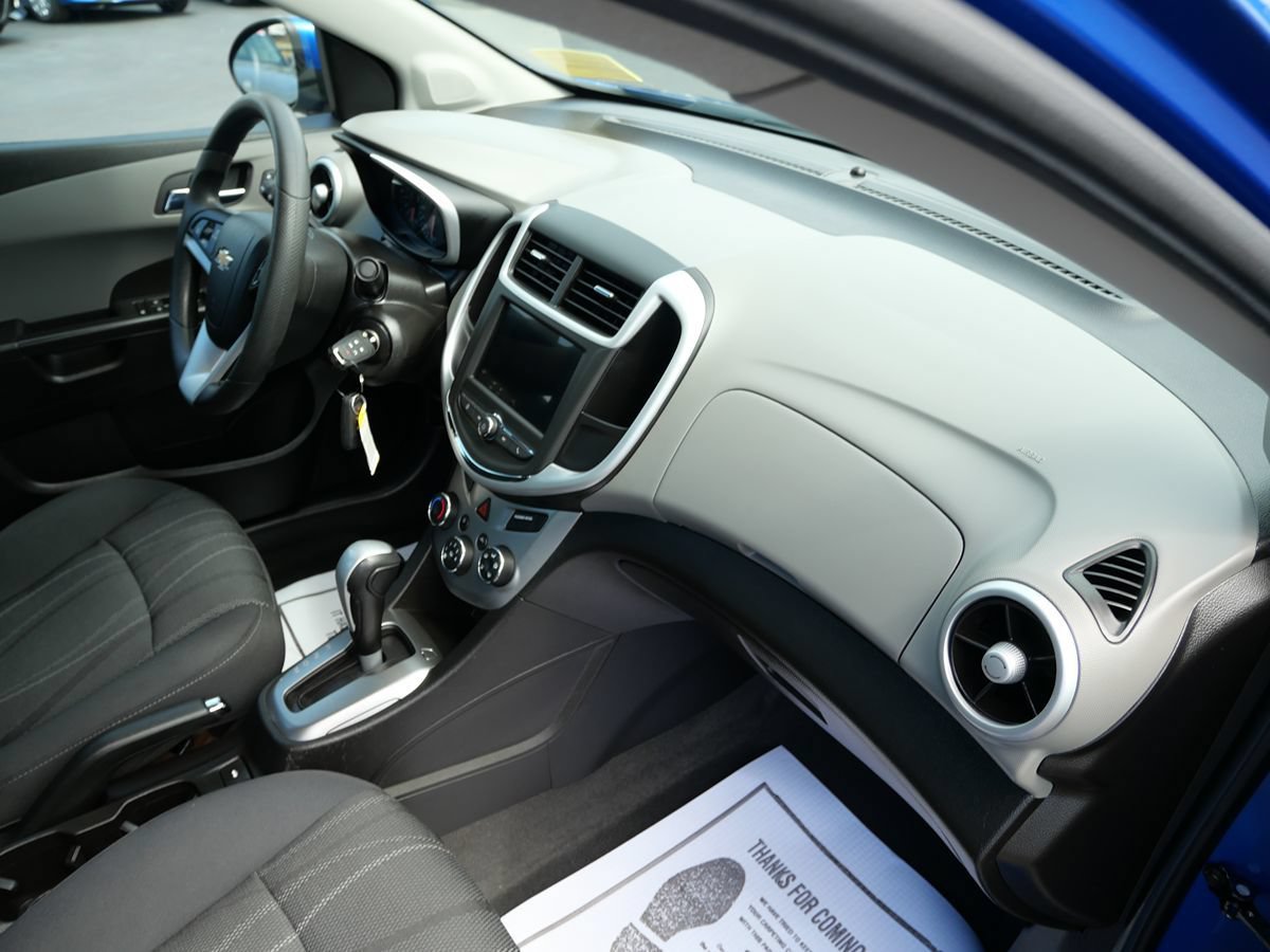 Used 2018 Chevrolet Sonic LT FWD image 30
