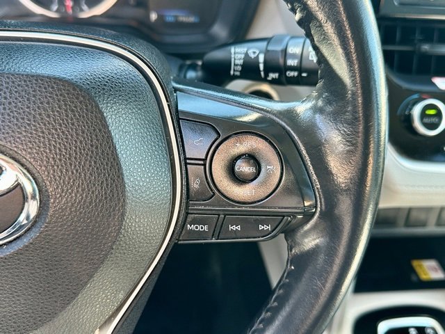 Used 2022 Toyota Corolla Cross LE image 32