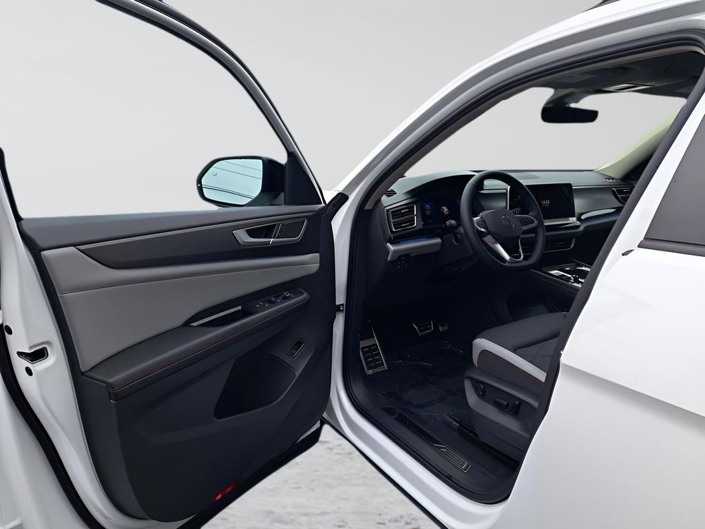New 2026 Volkswagen Atlas Peak Edition AWD/4WD image 11
