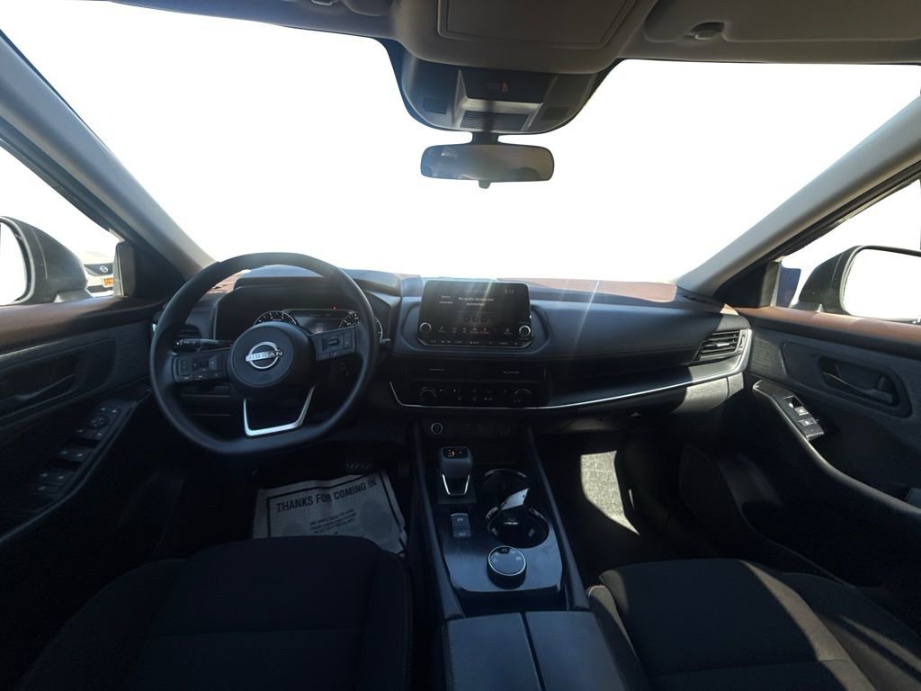 Used 2023 Nissan Rogue S image 28