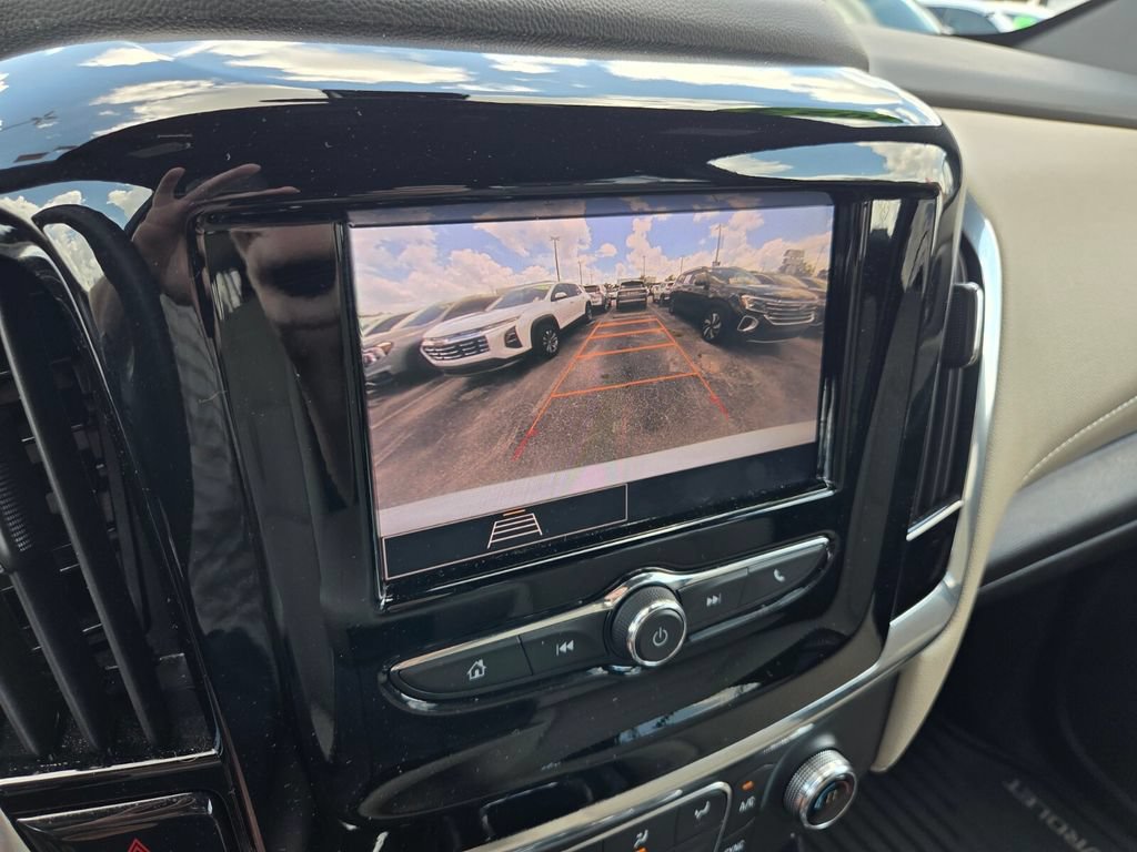 Used 2023 Chevrolet Traverse LS FWD image 32