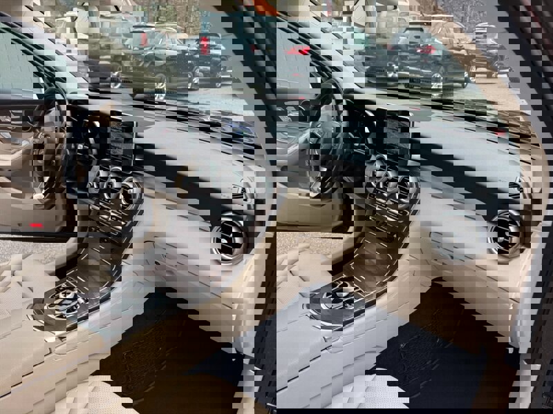 Used 2018 Mercedes-Benz GLC 300 4MATIC w/ Premium Package image 50