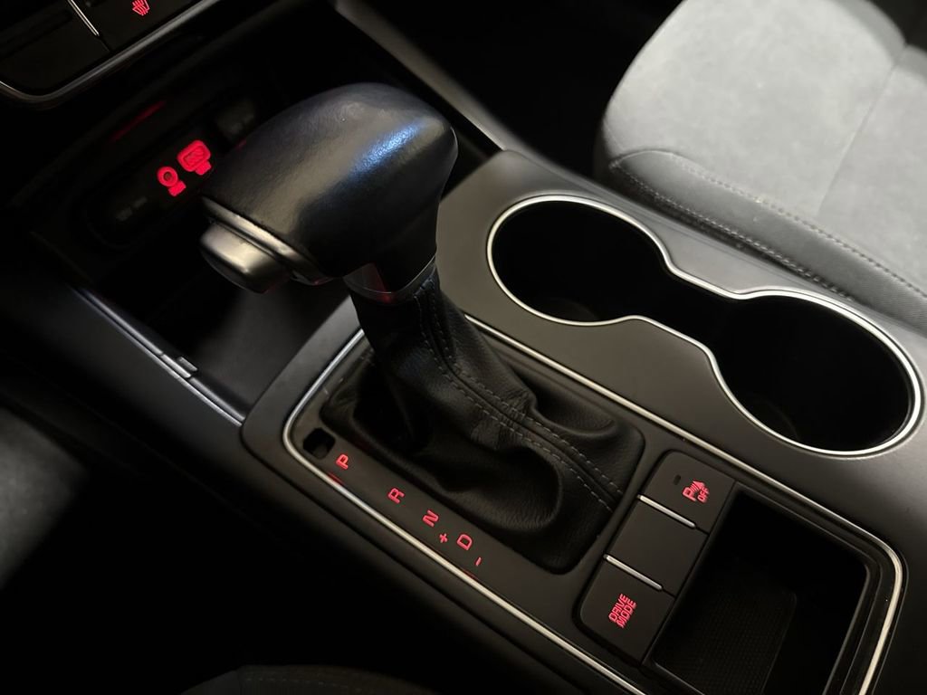 Used 2019 Kia Sorento LX w/ LX Convenience Package FWD image 17