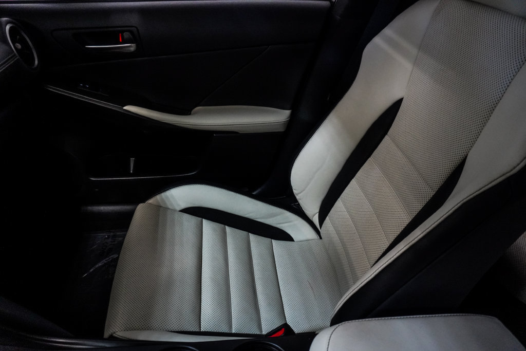 Used 2022 Lexus IS 350 F Sport RWD image 26