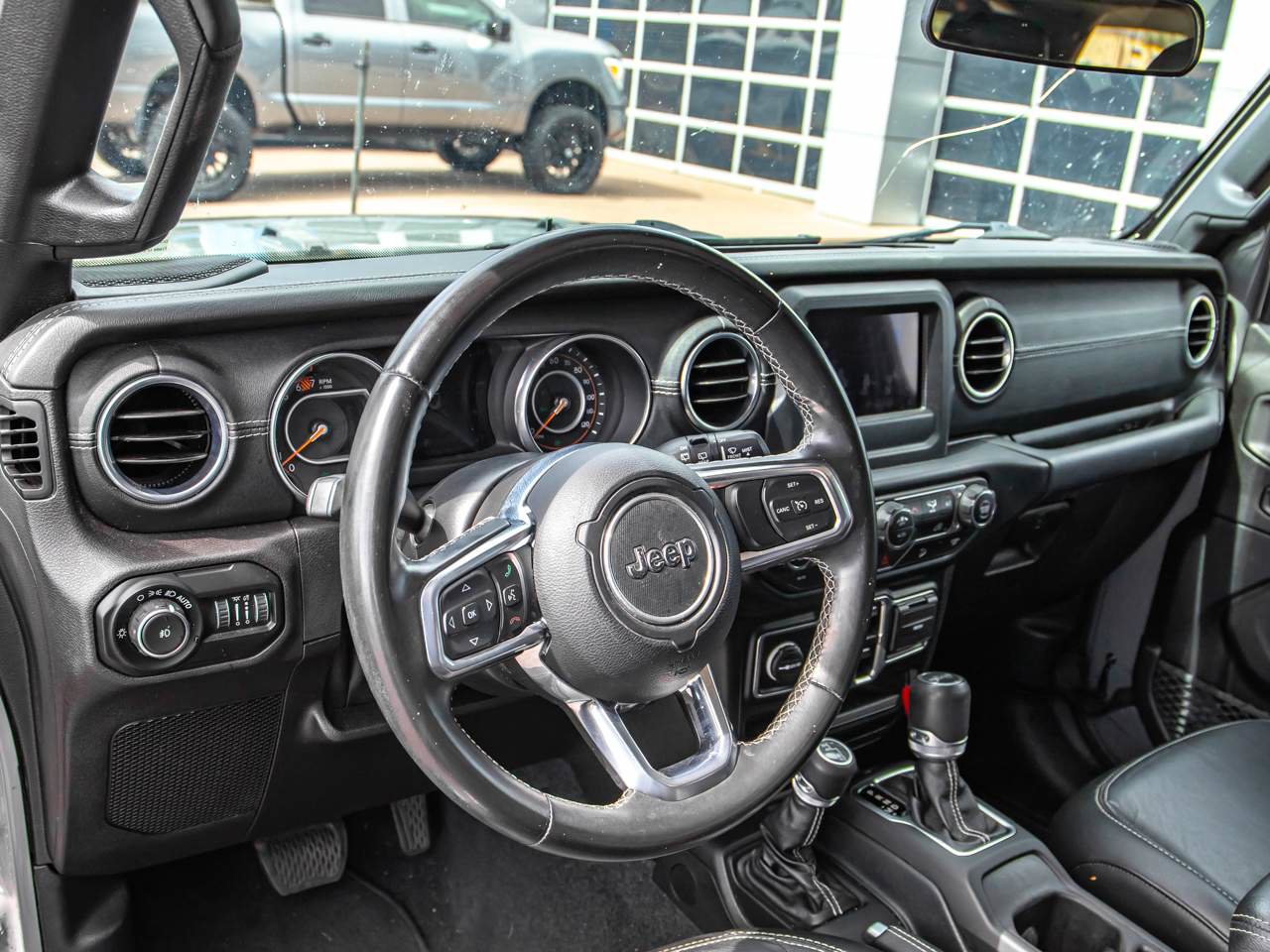Used 2019 Jeep Wrangler Unlimited Sahara AWD/4WD image 8