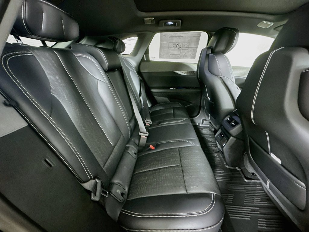 New 2027 Cadillac Optiq Premium Luxury w/ LPO, Floor Liner Package AWD/4WD image 34