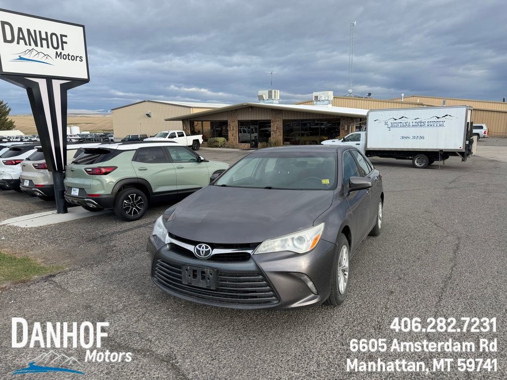 Used 2015 Toyota Camry LE image 1