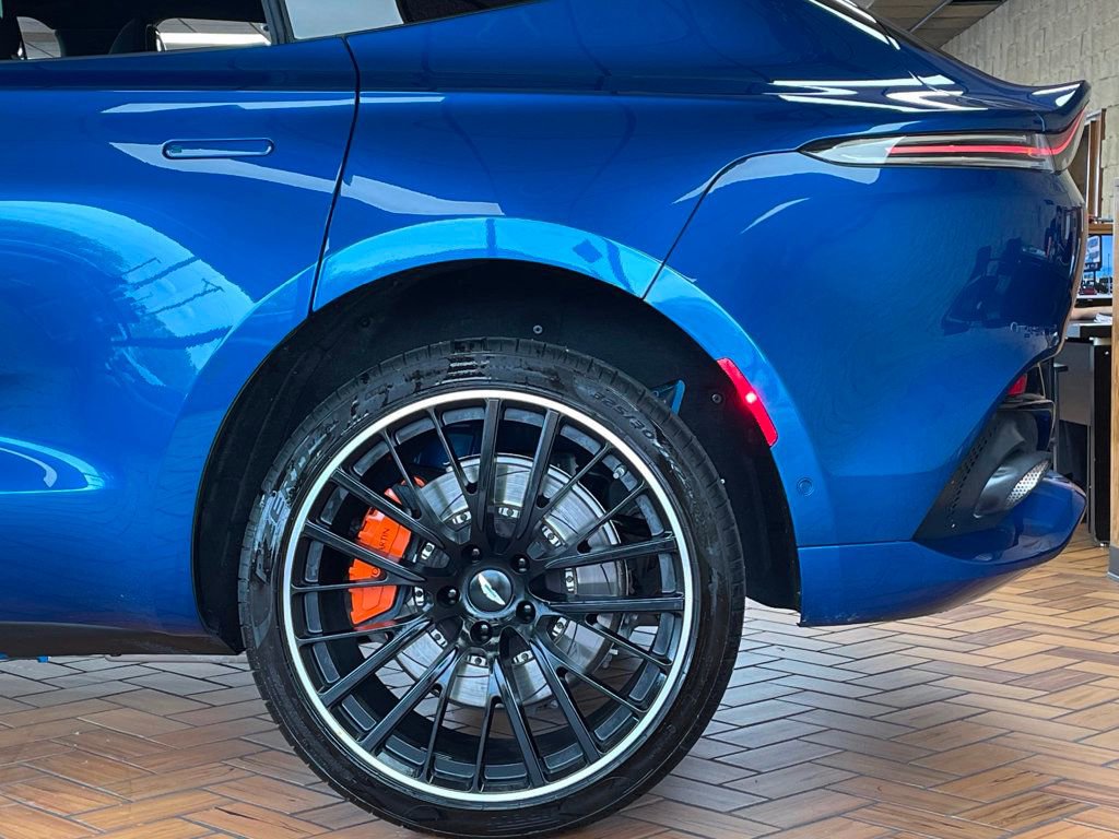 Used 2022 Aston Martin DBX AWD/4WD image 7