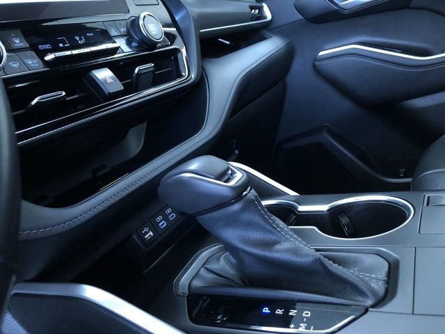 Used 2023 Toyota Highlander XSE image 32