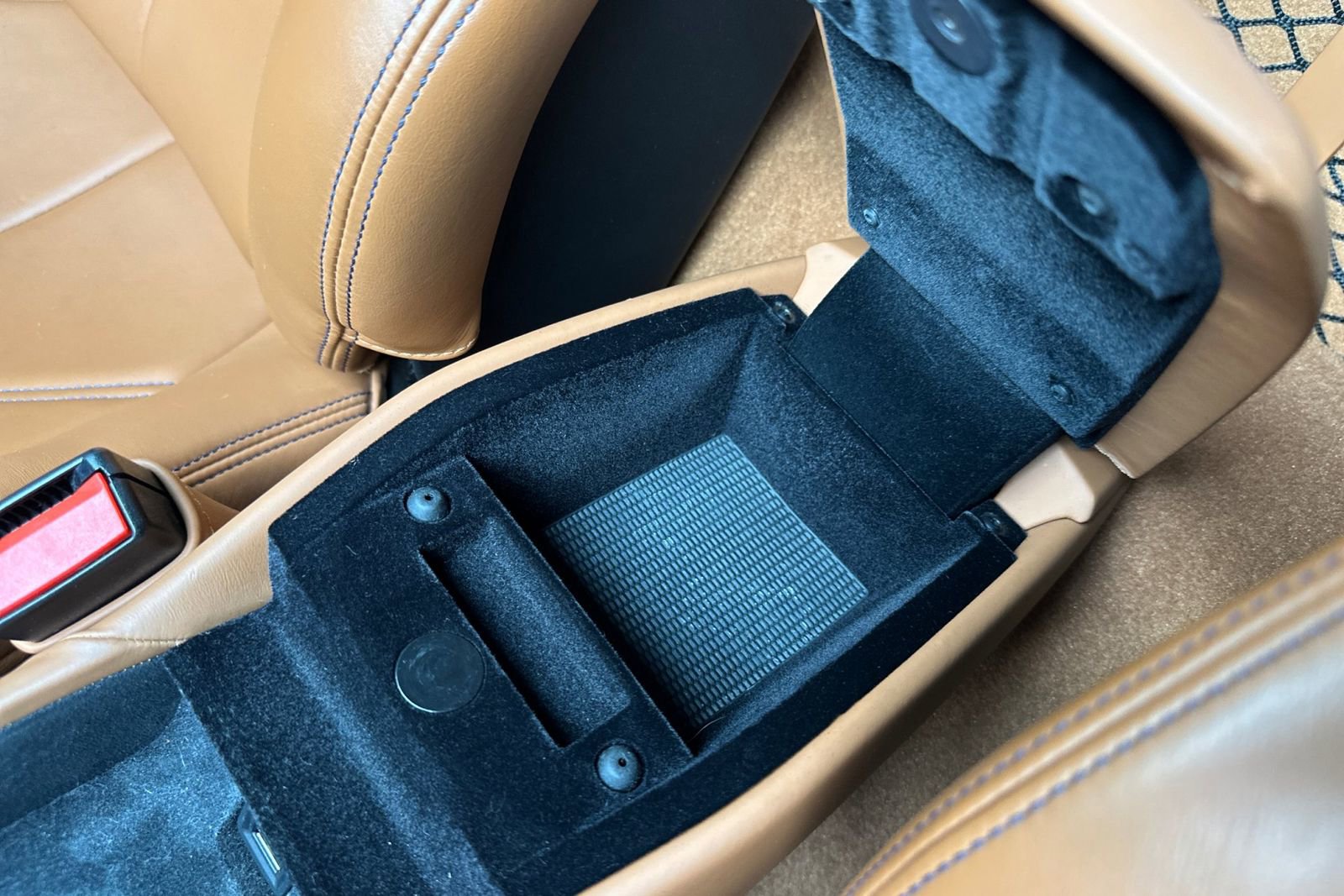 Used 2018 Ferrari 488 Spider image 25