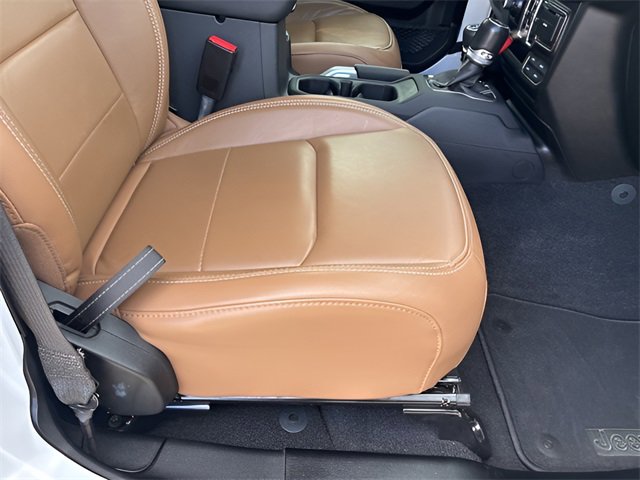 Used 2021 Jeep Gladiator Overland w/ Popular Equipment Package image 11