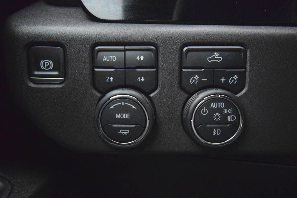 Used 2024 Chevrolet Silverado 1500 LT Trail Boss w/ Convenience Package II AWD/4WD image 38