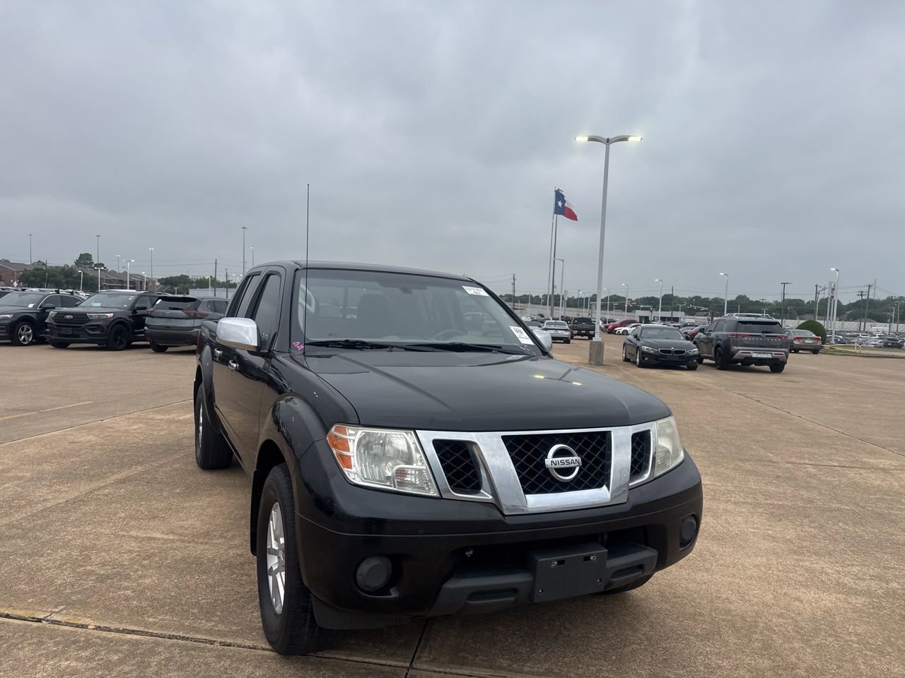 Used 2019 Nissan Frontier SV RWD image 2