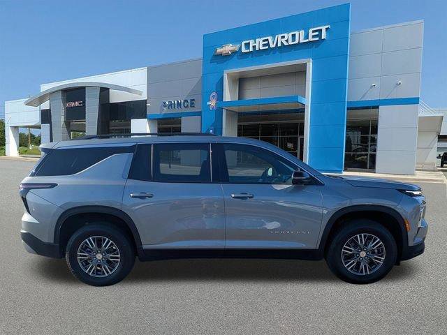 New 2026 Chevrolet Traverse LT w/ Driver Confidence Package FWD image 3