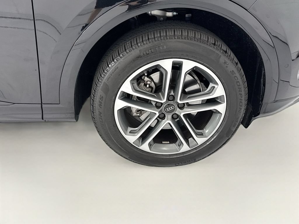 Used 2025 Audi Q5 Premium AWD/4WD image 31