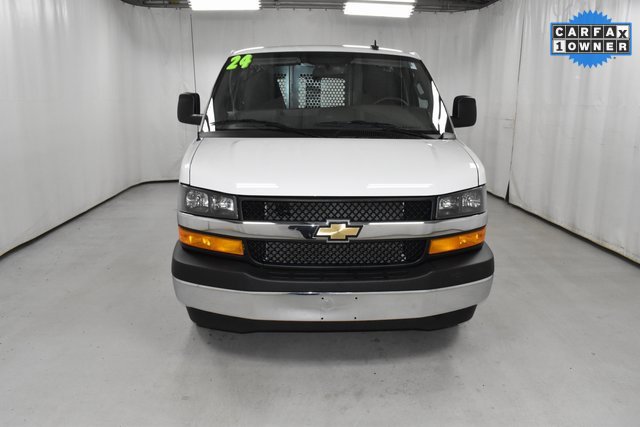 Used 2024 Chevrolet Express 2500 w/ Driver Convenience Package image 4