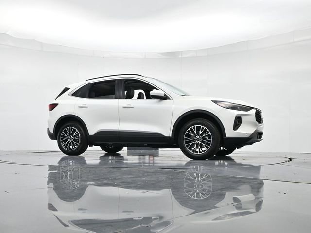 New 2026 Ford Escape SE w/ PHEV Premium Package FWD image 33