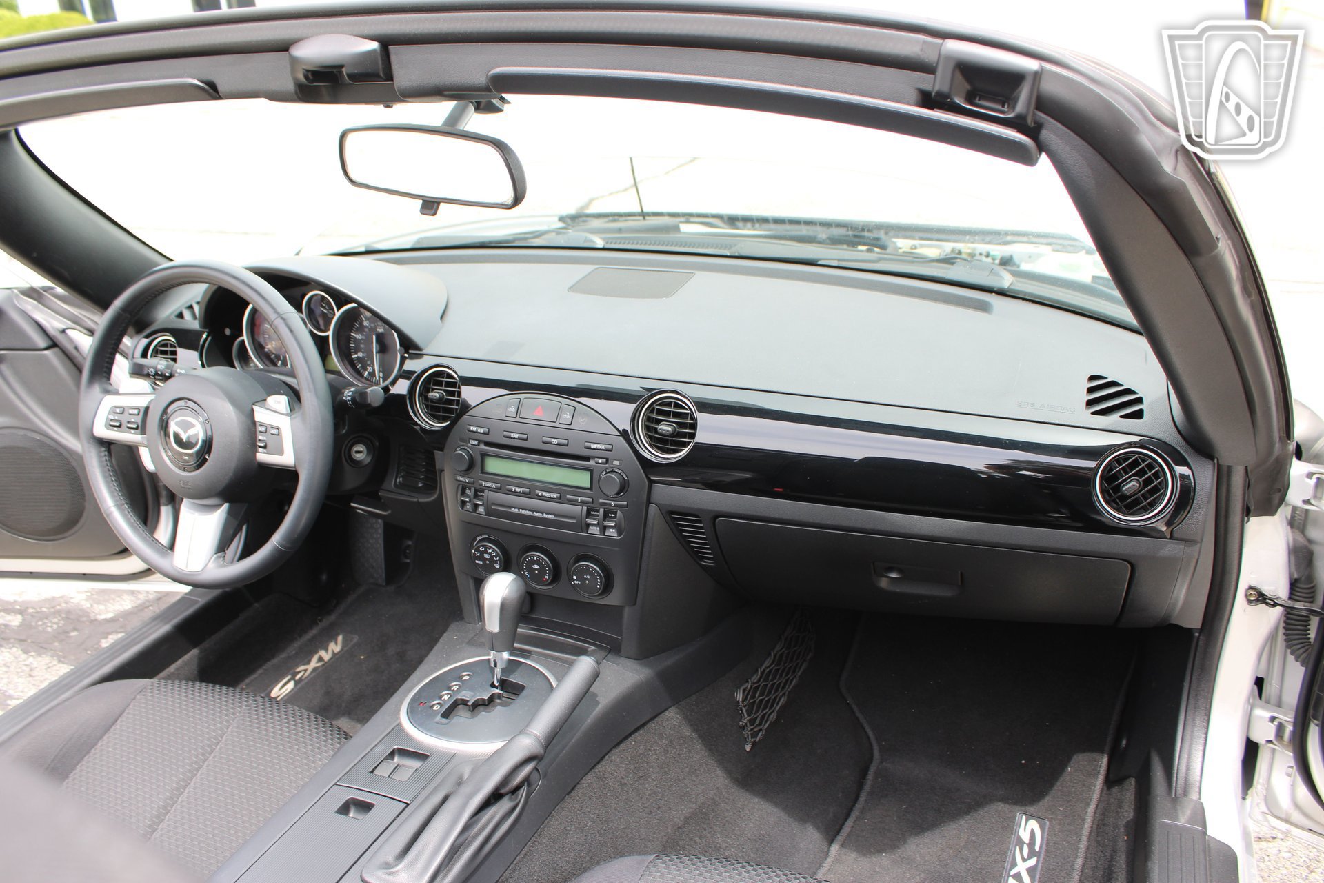 Used 2007 MAZDA MX-5 Miata Touring RWD image 12