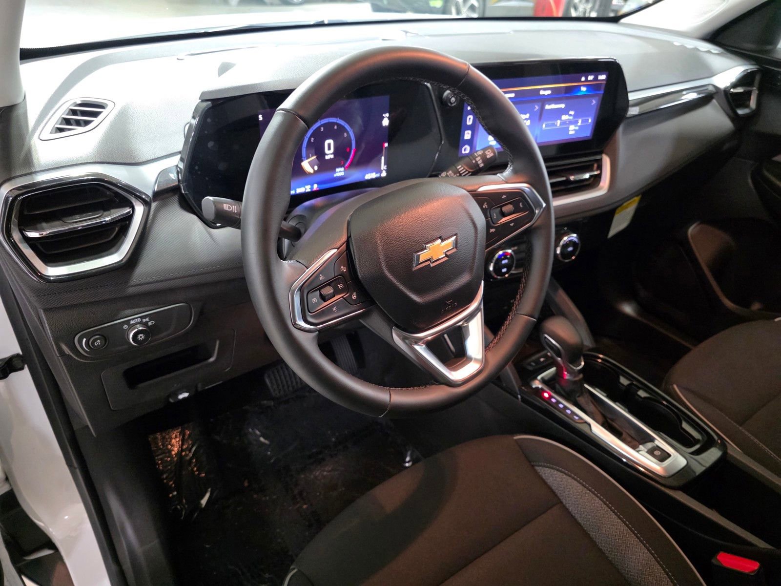 Used 2024 Chevrolet TrailBlazer LT w/ Convenience Package image 26