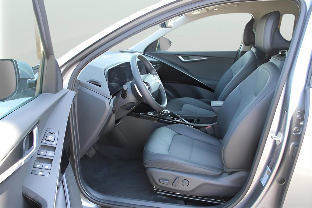 Certified 2024 Kia Niro Wind FWD image 13