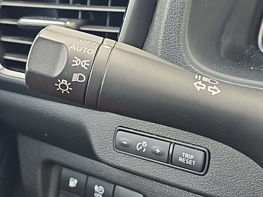 Used 2025 Nissan Leaf S FWD image 34