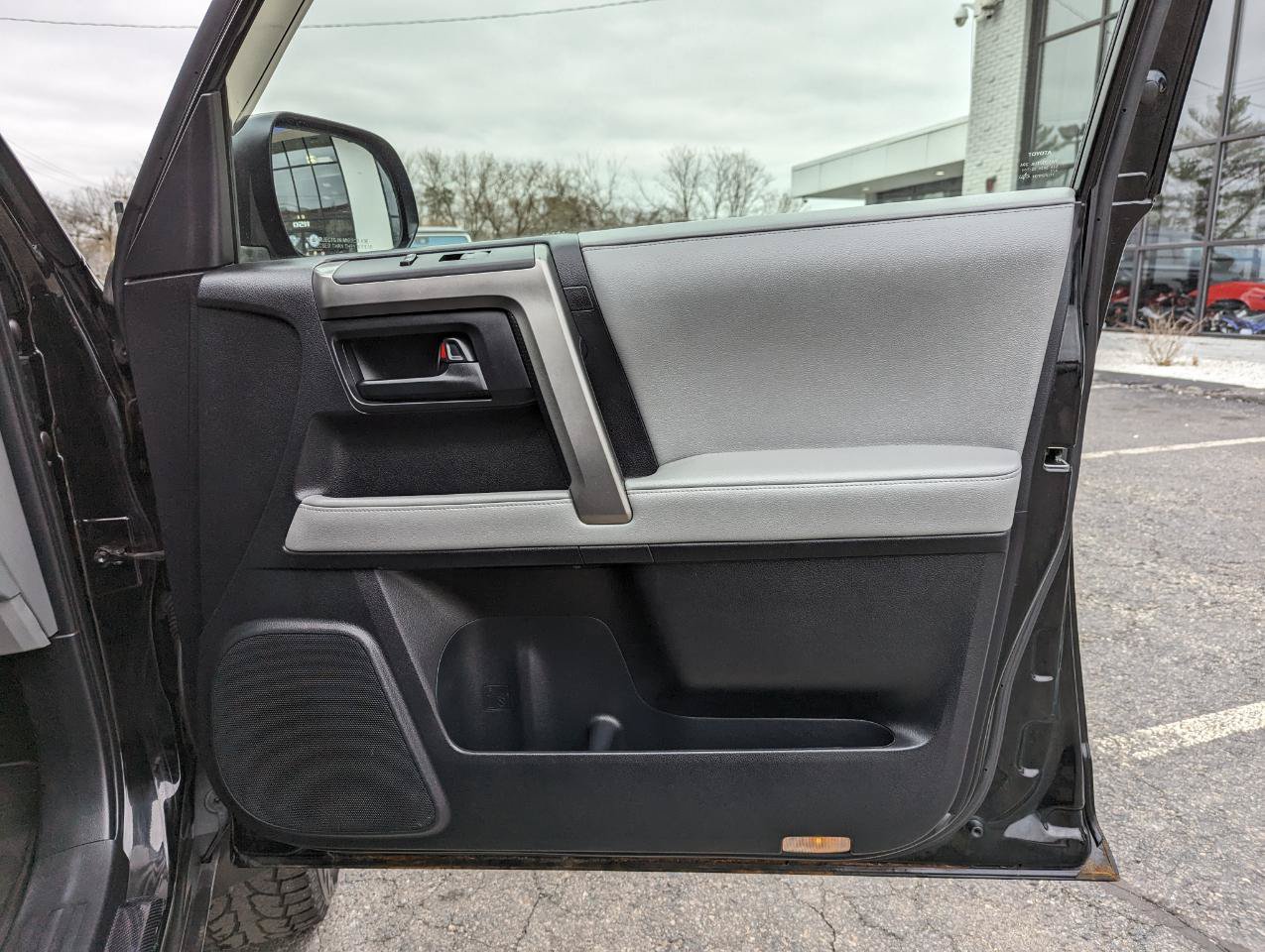 Used 2012 Toyota 4Runner Trail AWD/4WD image 28