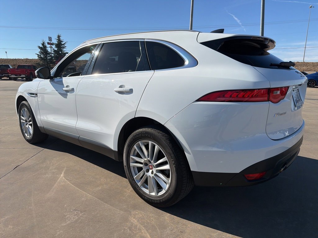 Used 2020 Jaguar F-PACE Prestige image 3