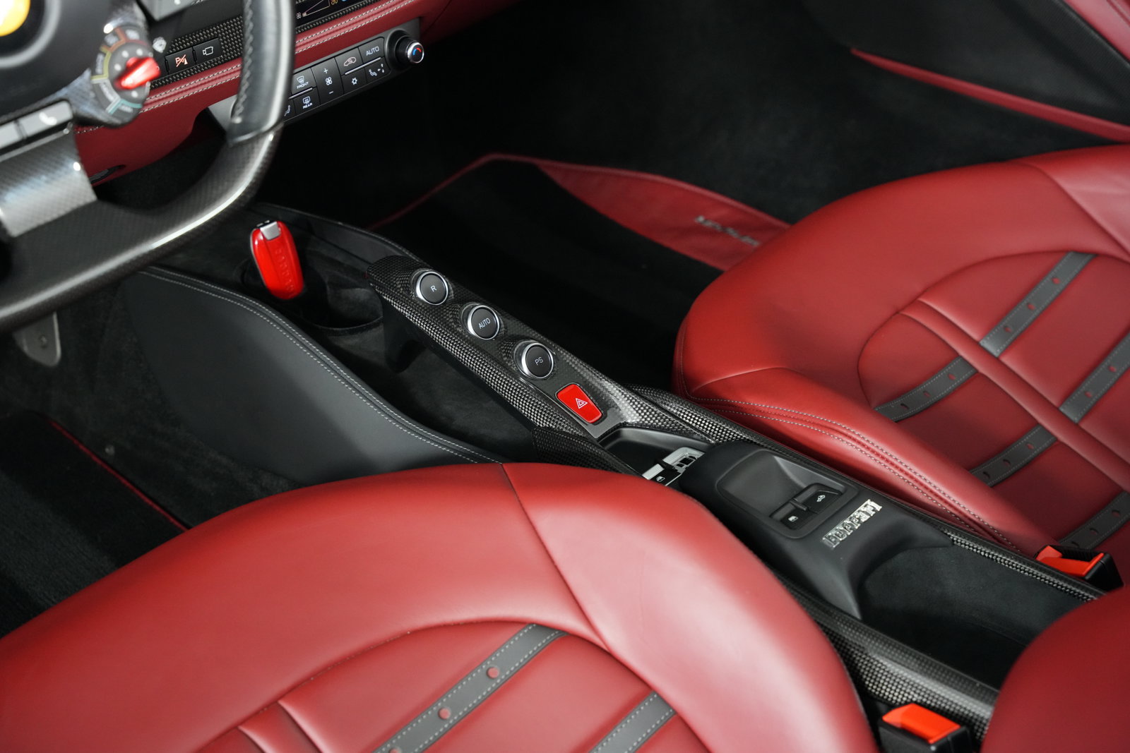 Used 2021 Ferrari F8 Spider RWD image 41
