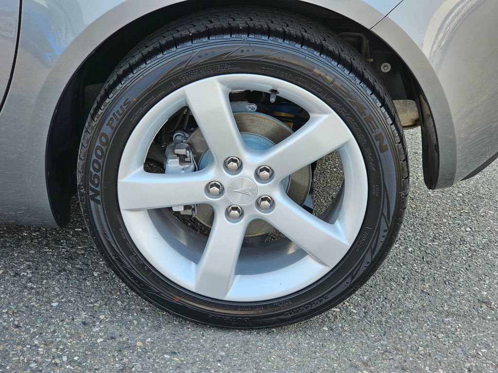 Used 2006 Pontiac Solstice Convertible w/ Power Package RWD image 9