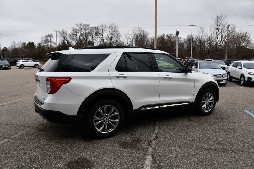 Used 2023 Ford Explorer XLT w/ Equipment Group 202A image 7