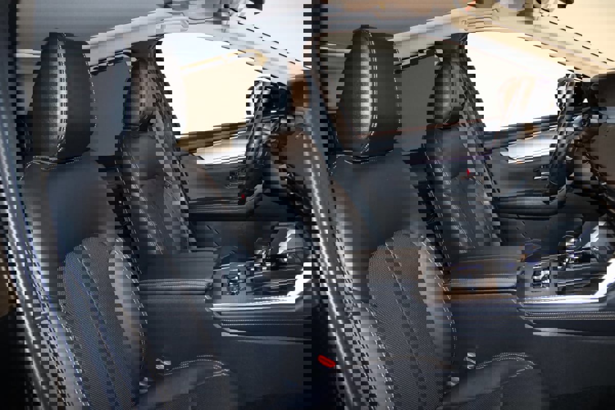 Used 2025 MAZDA CX-70 Plug-In Hybrid w/ Premium Pkg image 52