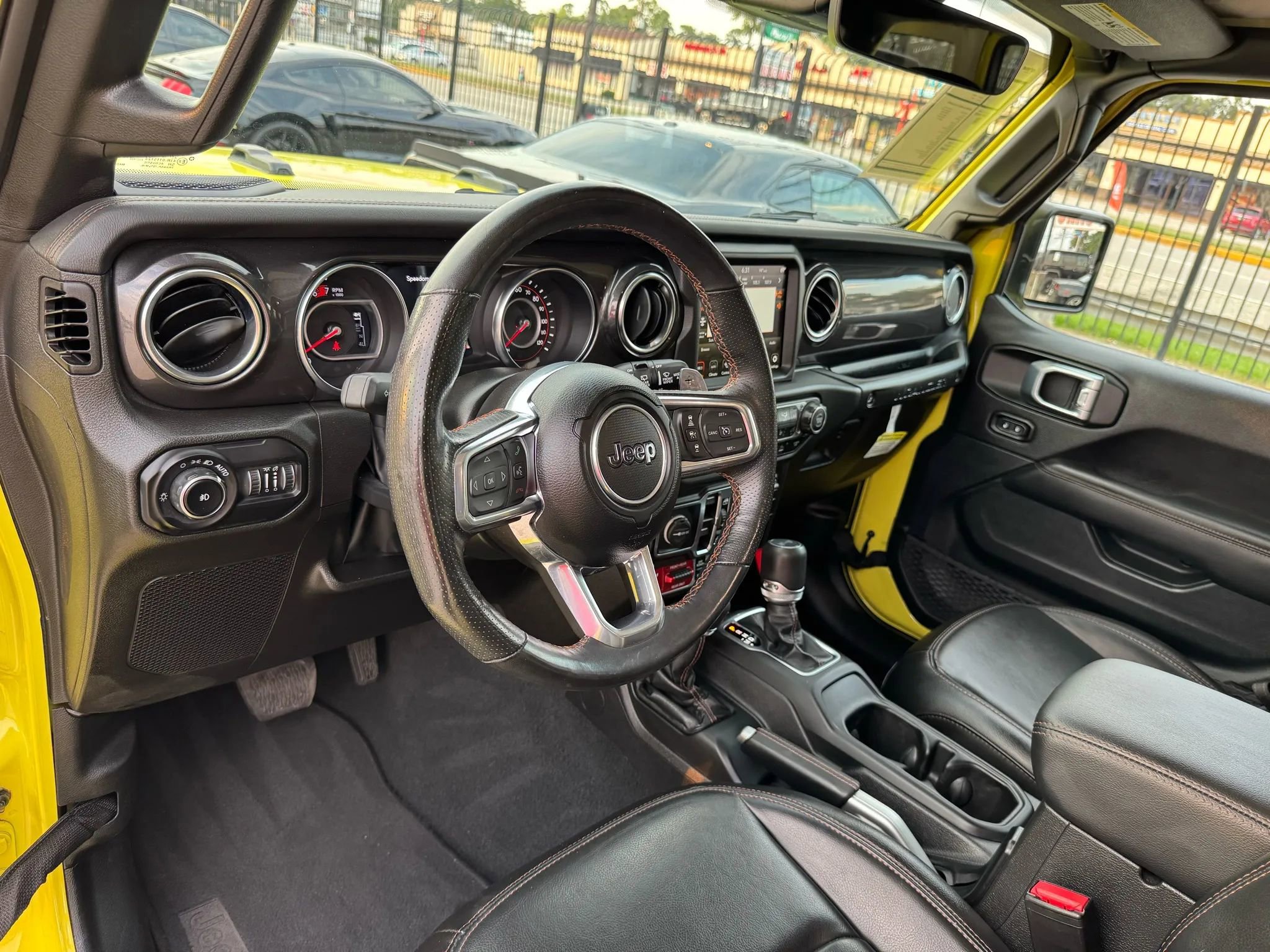 Used 2022 Jeep Wrangler Unlimited Rubicon w/ Dual Top Group image 26