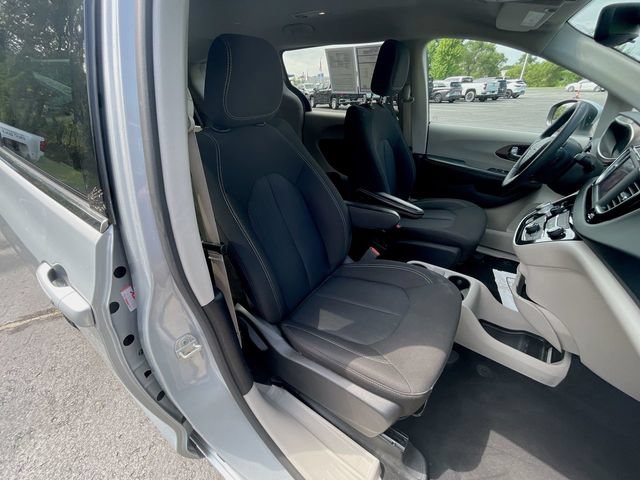Used 2023 Chrysler Voyager LX FWD image 26