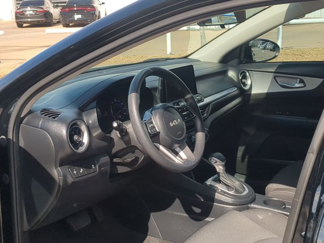 Used 2024 Kia Forte LXS w/ LXS Technology Package image 9