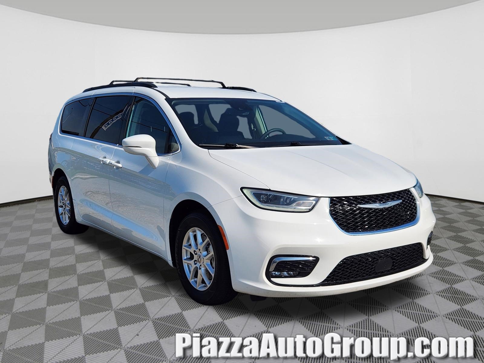 Used 2022 Chrysler Pacifica Touring-L