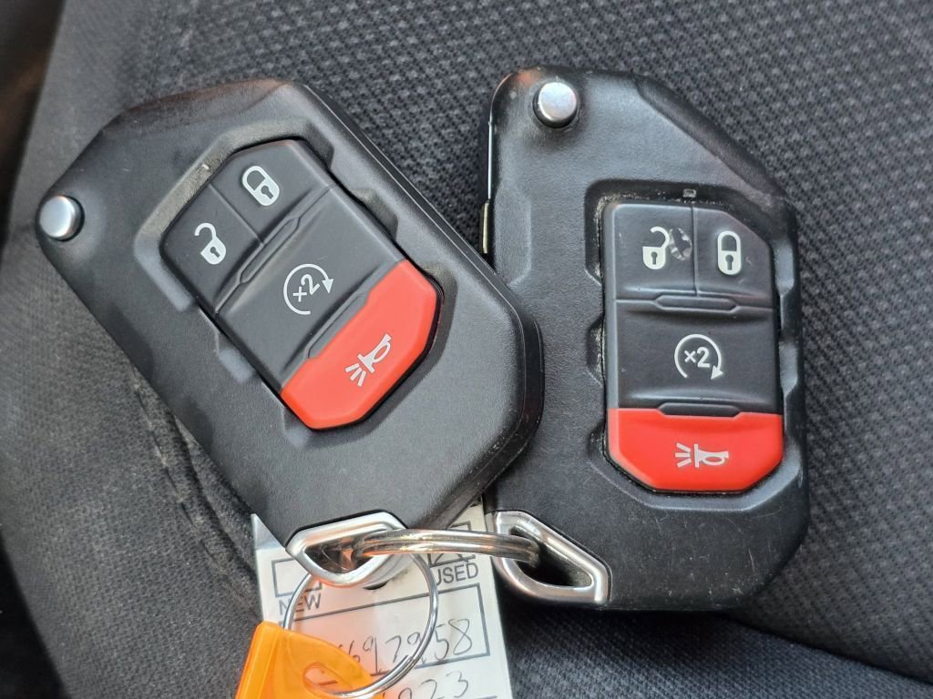 Used 2023 Jeep Wrangler Sport S image 35