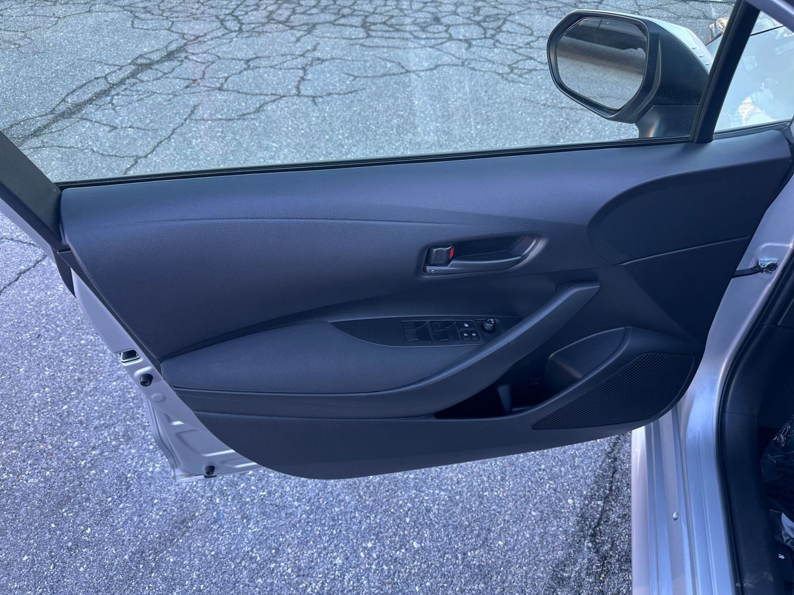 Used 2025 Toyota Corolla Hybrid Sedan image 20