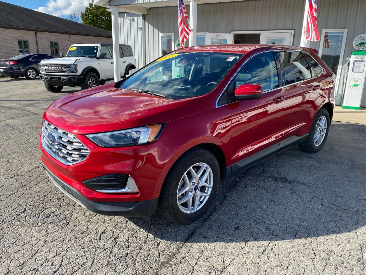 Used 2022 Ford Edge SEL image 3