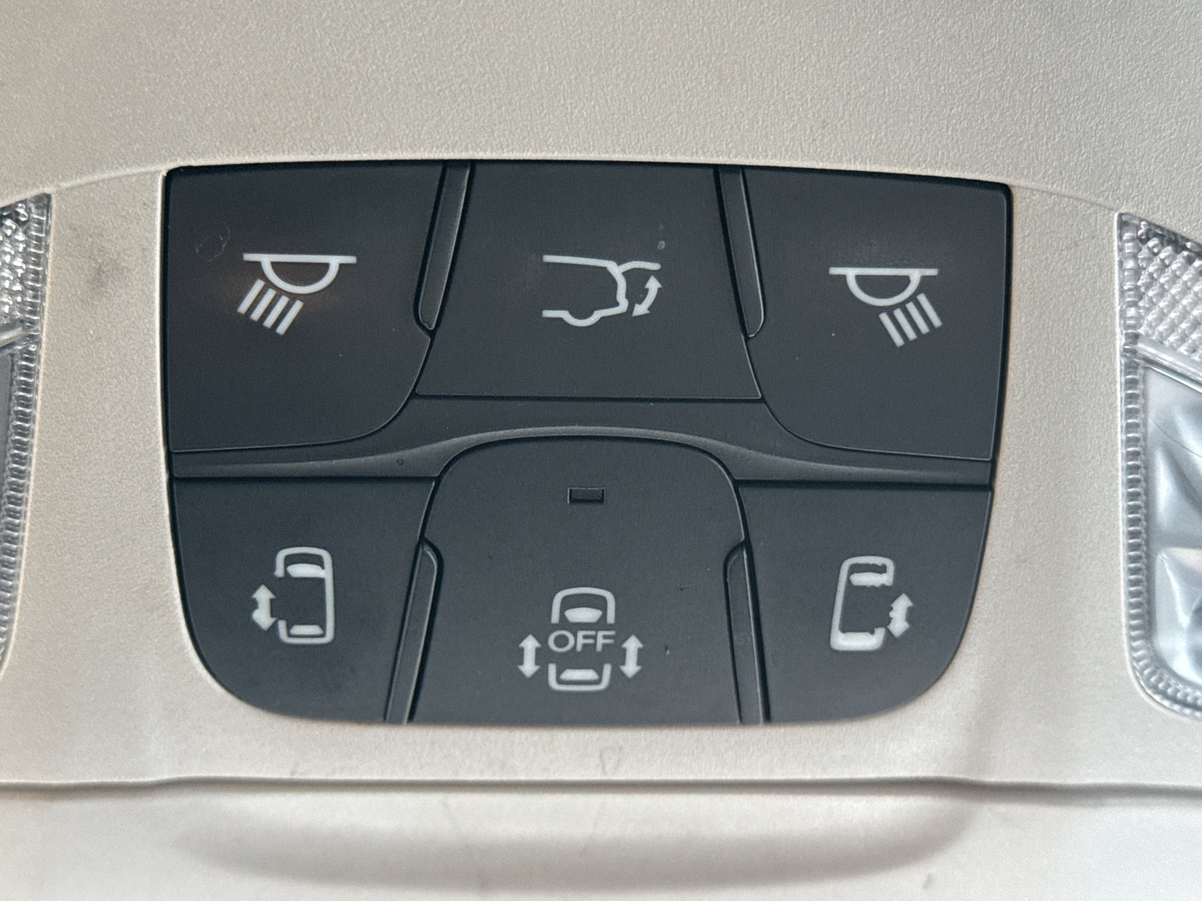 Used 2022 Chrysler Pacifica Touring-L image 21