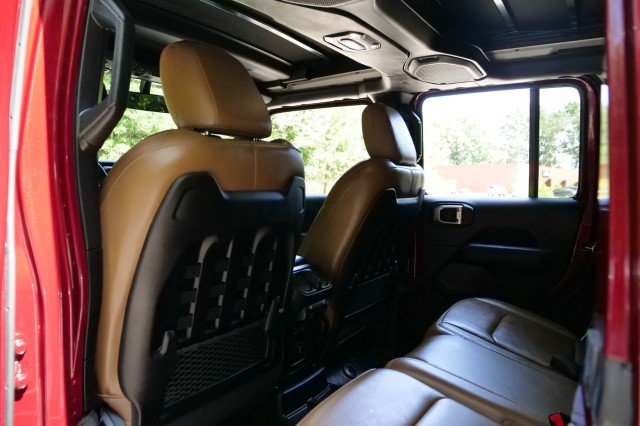 Used 2021 Jeep Wrangler Unlimited Rubicon AWD/4WD image 30
