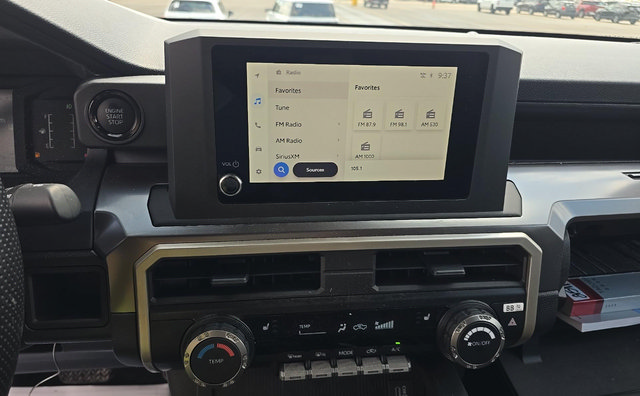 Used 2025 Toyota Tacoma SR5 AWD/4WD image 5