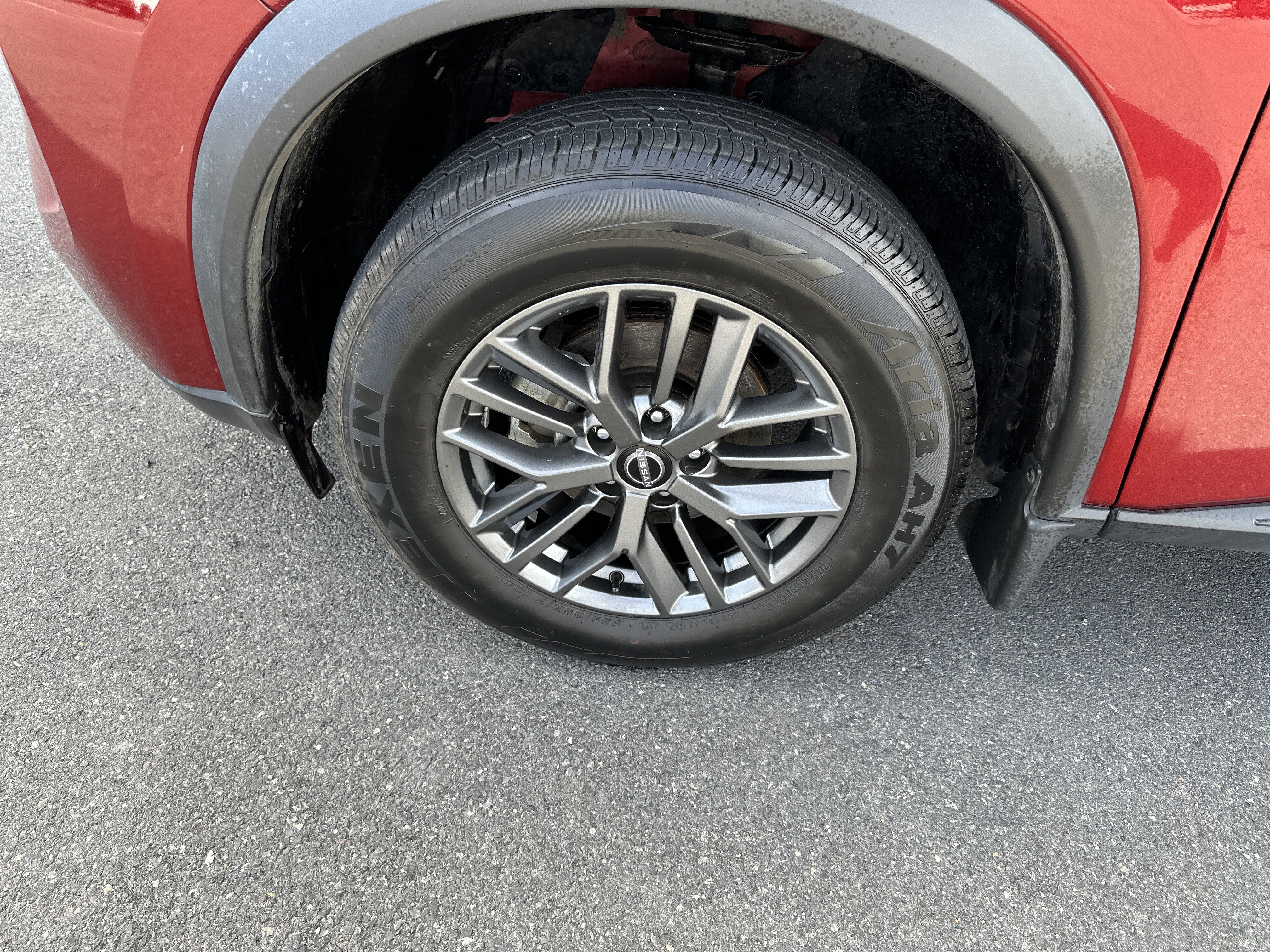 Used 2023 Nissan Rogue S image 11