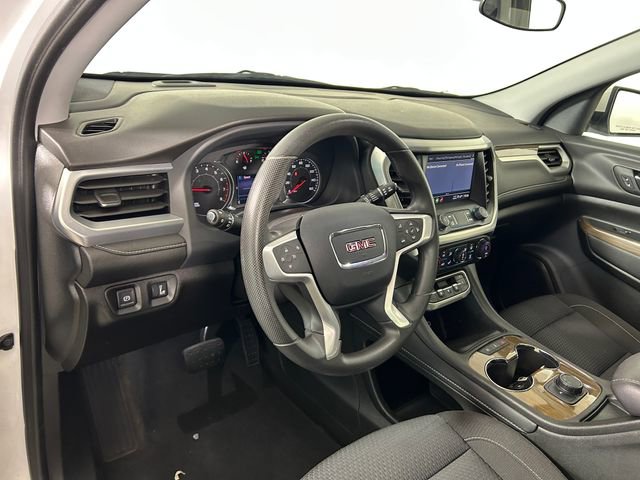 Used 2023 GMC Acadia SLE image 14