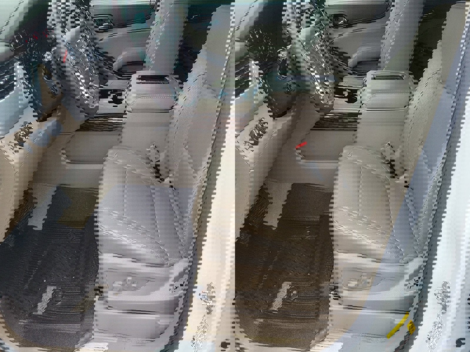 Used 2017 GMC Yukon SLT w/ Premium Edition image 11