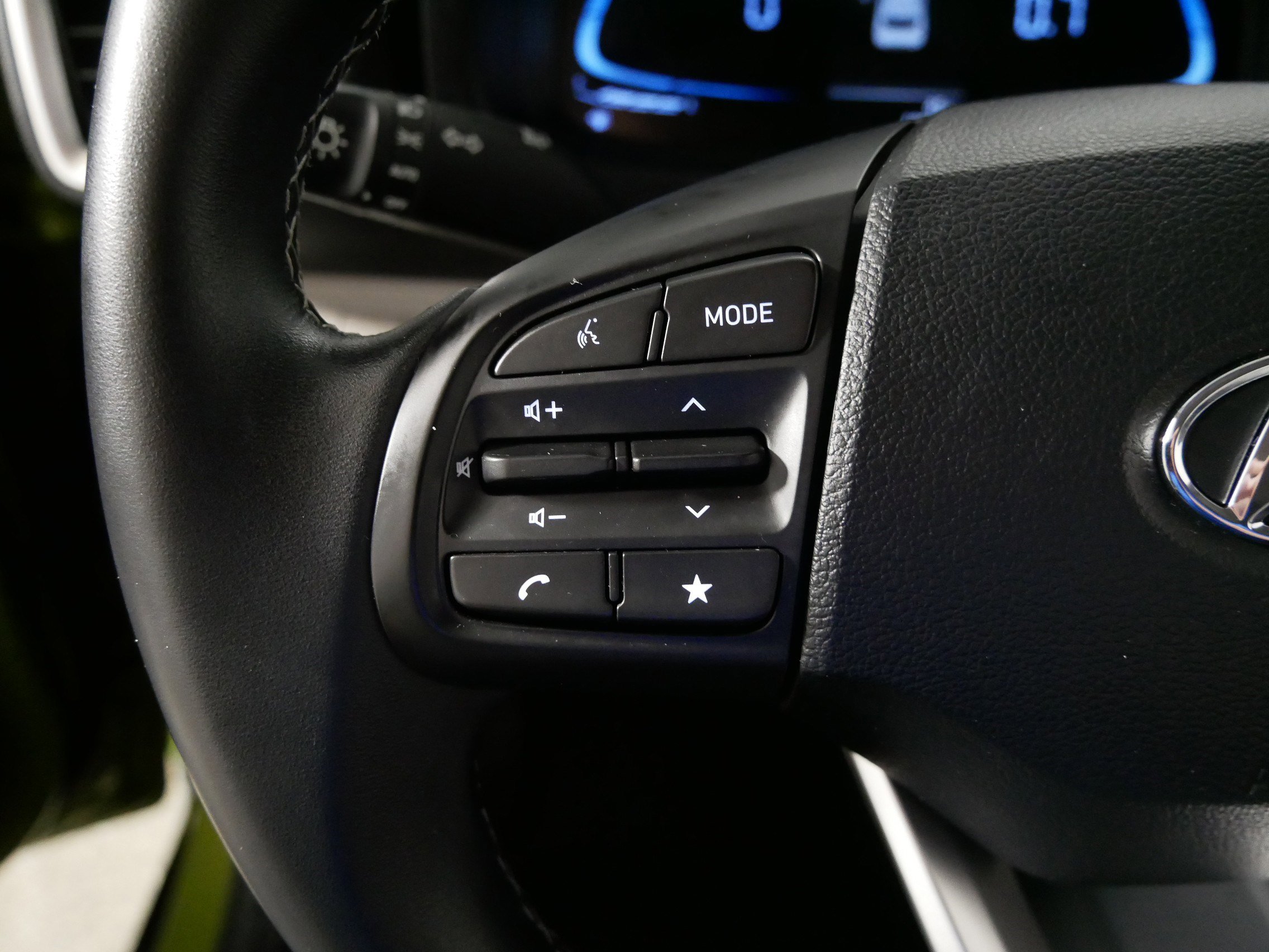 Used 2023 Hyundai Venue SEL image 29