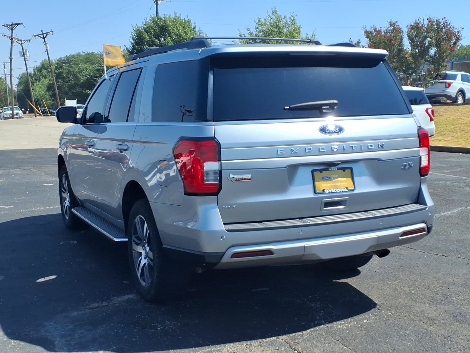 Certified 2023 Ford Expedition XLT RWD image 7