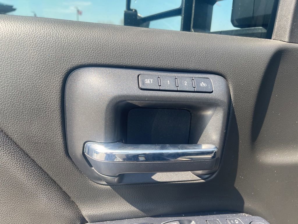 Used 2019 Chevrolet Silverado 2500 LTZ w/ Duramax Plus Package image 16